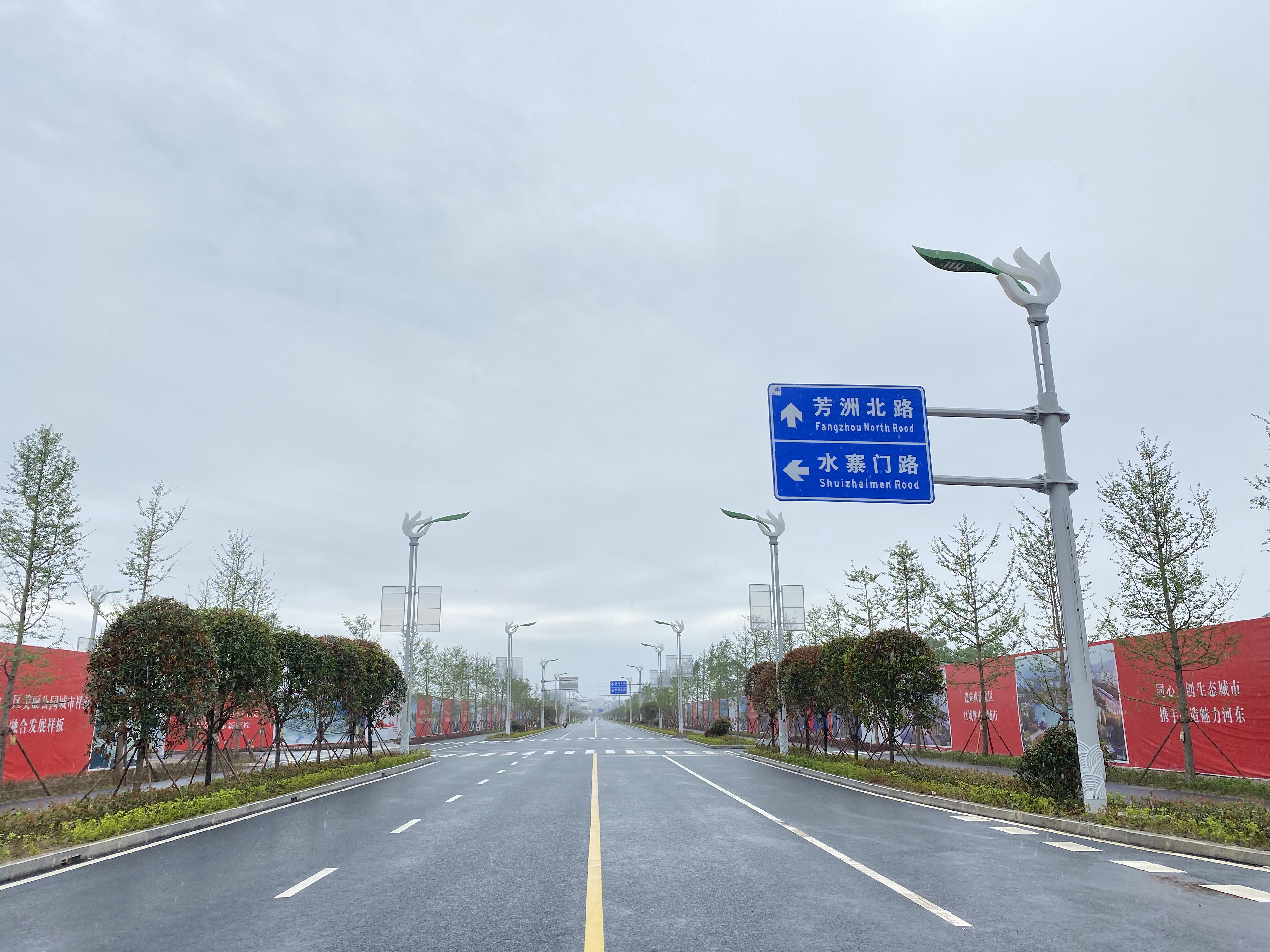 智慧路燈標(biāo)準(zhǔn)答案——遂寧首條多桿合一智慧景觀(guān)路燈示范段！